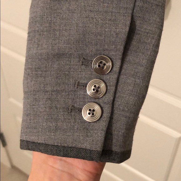 Gray blazer. - Picture 4 of 5